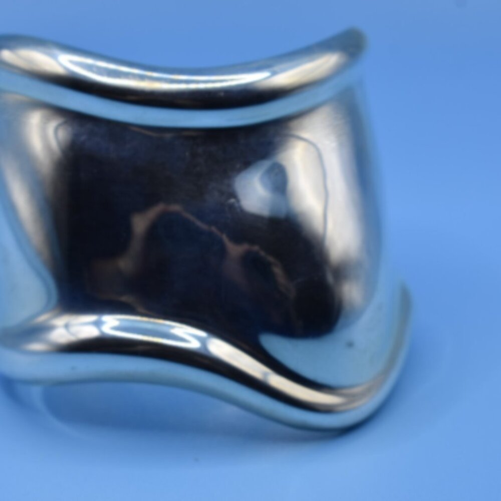 Tiffany & Co Elsa Peretti Medium Bone Cuff Bracelet 61mm Polished Sterling ++++